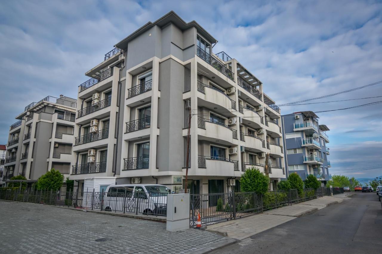 Cozy One-Bedroom Apartment In Night Breeze Burgas by Eksteriør bilde